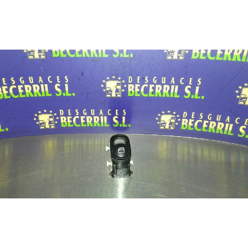 Recambio de mando elevalunas trasero derecho para mercedes clase c (w203) berlina 220 cdi (la) (203.008) referencia OEM IAM 2038 Recambio de mando elevalunas trasero derecho para mercedes clase c (w203) berlina 220 cdi (la) (203.008) referencia OEM IAM 2038