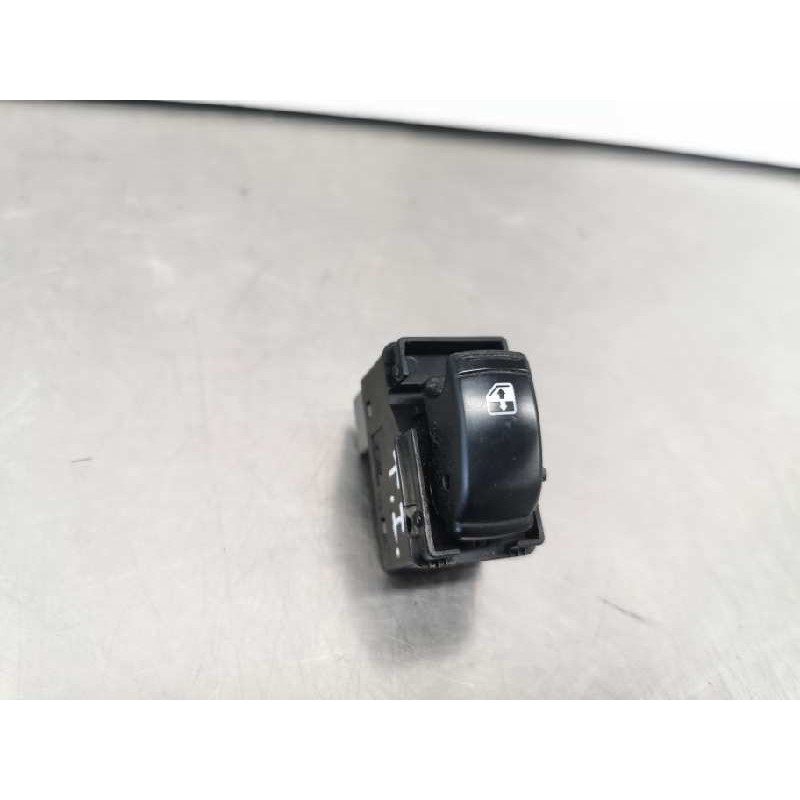Recambio de mando elevalunas trasero izquierdo para chevrolet lacetti sx referencia OEM IAM Recambio de mando elevalunas trasero izquierdo para chevrolet lacetti sx referencia OEM IAM