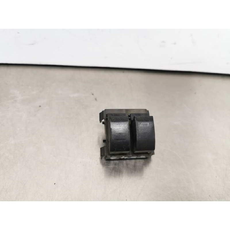 Recambio de mando elevalunas delantero izquierdo para audi a3 (8l) 1.9 tdi ambiente referencia OEM IAM Recambio de mando elevalunas delantero izquierdo para audi a3 (8l) 1.9 tdi ambiente referencia OEM IAM