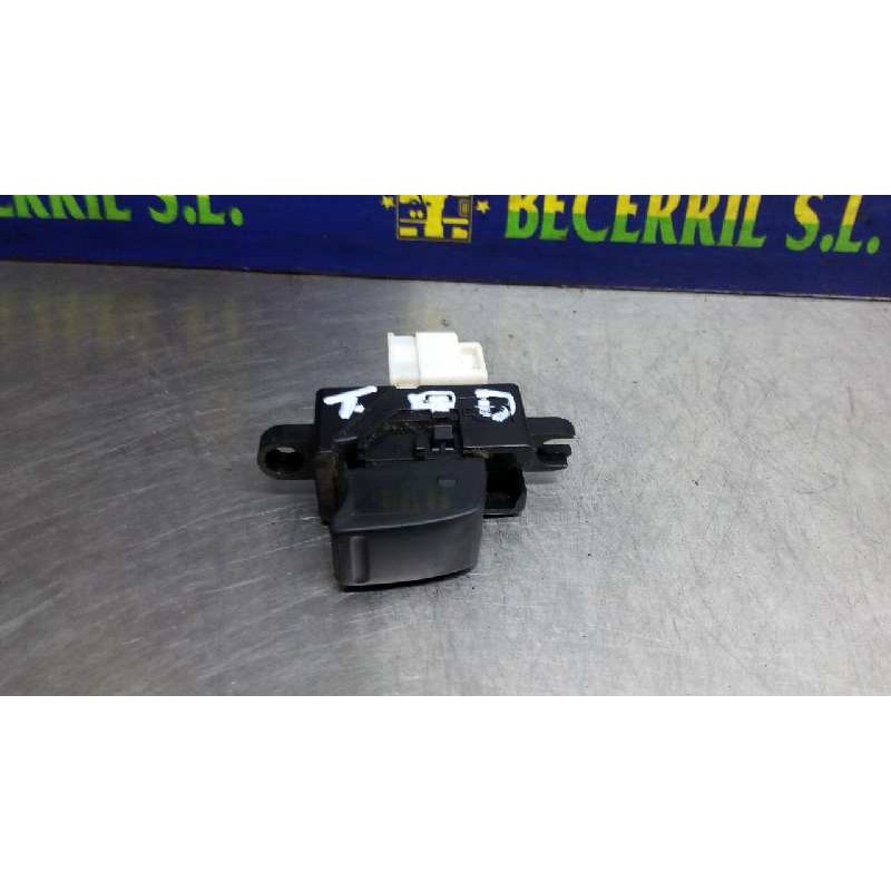 Recambio de mando elevalunas trasero derecho para nissan x-trail (t30) comfort referencia OEM IAM 254110V000  